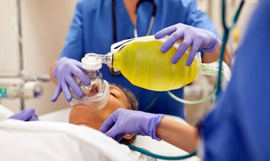 Anestezyna: kluczowe zastosowania w medycynie i kosmetologii