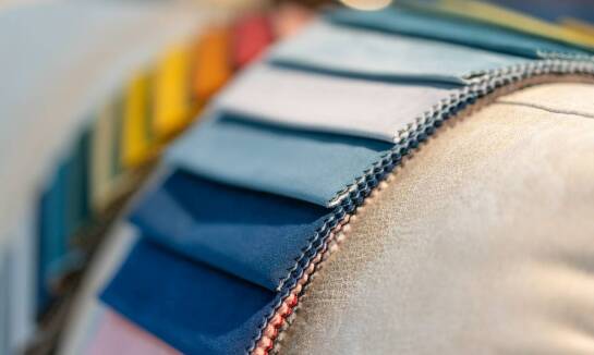 Porównanie materiałów stosowanych w odzieży wodoodpornej – co warto wybrać?