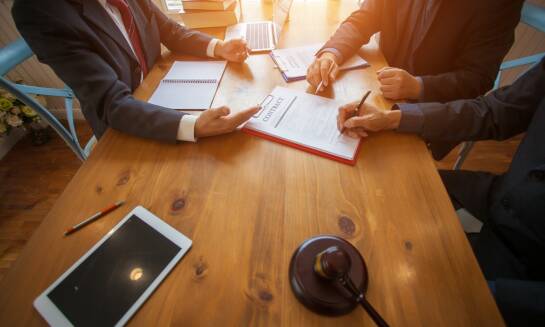 Dlaczego prawna analiza jest kluczowym elementem oferty w biurze nieruchomości?