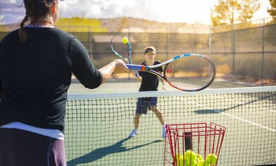 Dlaczego pokazowe zajęcia są idealnym sposobem na zainteresowanie dzieci sportami rakietowymi?