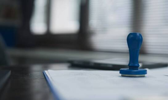 Jakie są kryteria wyboru wadialnych poręczeń powyżej 100.000 PLN w przetargach?