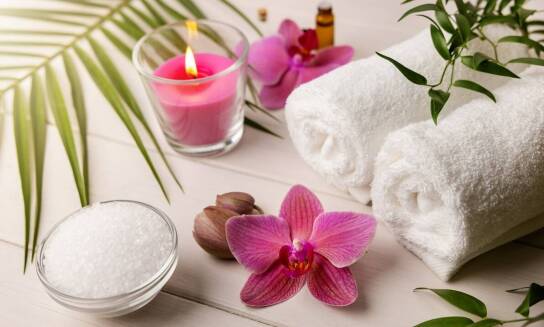 Jak zapachowe świece mogą wzbogacić doświadczenie masażu