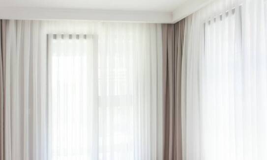 Jak moskitiery na wymiar mogą zwiększyć funkcjonalność tej przestrzeni?