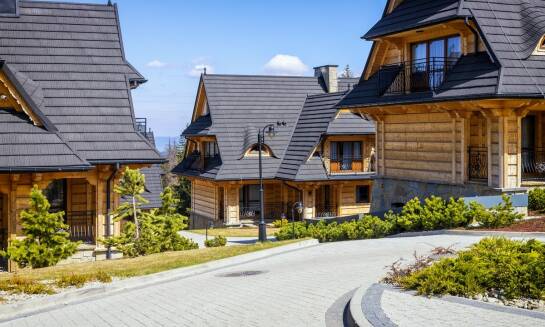 Bliskość atrakcji przyrodniczych: Odkryj okolice domków w Osadzie Zieleniec