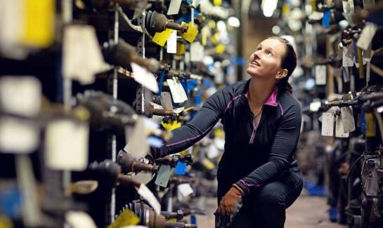Części samochodowe w Tychach – jak zapewniamy szybkie dostawy?