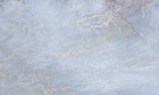 Odporność na zarysowania: kwarcowe spieki w intensywnie użytkowanych przestrzeniach