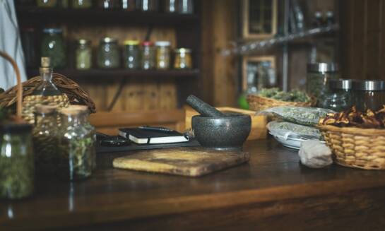 Ekologiczne rzemieślnicze warsztaty – tworzenie piękna z naturalnych materiałów