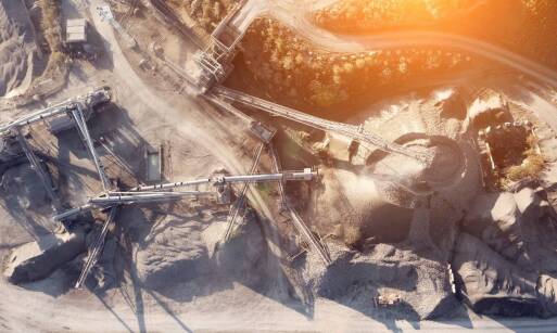 Jak ekologia wpływa na proces wydobycia i transportu piasku?