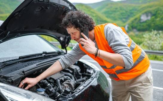 Jak skutecznie minimalizować czas oczekiwania na drogową pomoc?