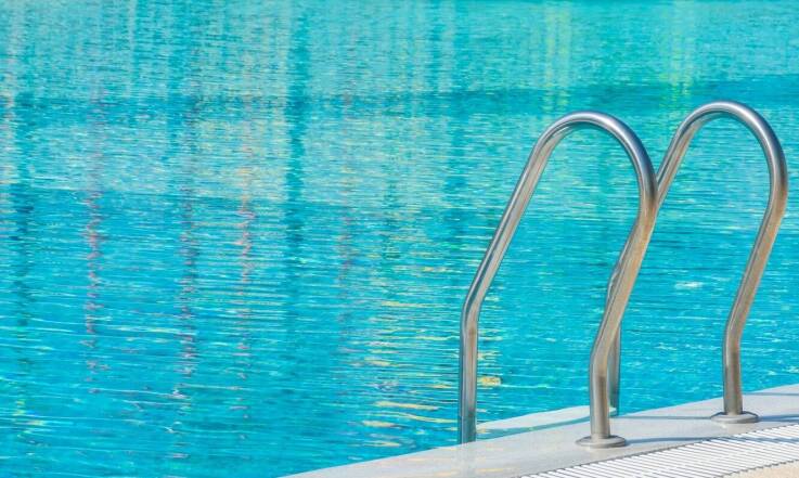 Gogle do pływania dla dzieci z filtrem UV – ochrona oczu podczas zabawy w wodzie.