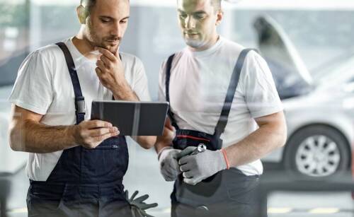 Jak nowoczesne technologie poprawiają jakość usług w serwisie?