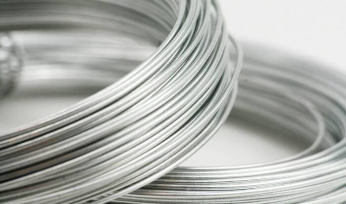 Zastosowanie stalowego drutu w dekoracyjnym przemyśle