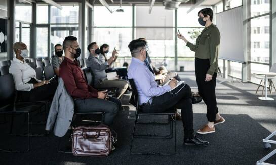 Jak wygląda proces szkoleniowy na uprawnienia SEP dla operatorów urządzeń energetycznych?