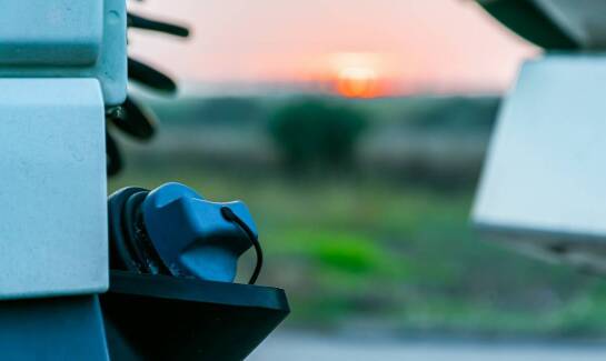 Jakie zalety oferują ciężarowe nowoczesne akumulatory w kontekście ekologii?