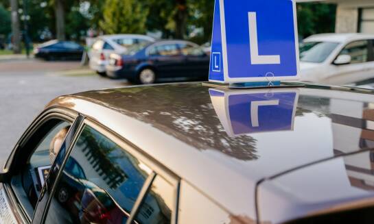 Przygotowanie do egzaminu na prawo jazdy: teoretyczne i praktyczne aspekty