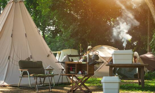 Pola namiotowe w Łebie: Jakie są opinie zadowolonych gości?