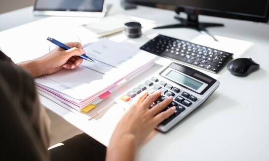 Rozliczanie płac – jakie usługi oferuje rachunkowe biuro?