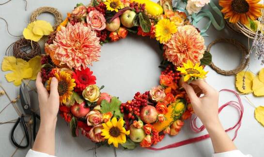 Nowoczesne podejście do tradycyjnych pogrzebowych wieńców – co się zmienia?