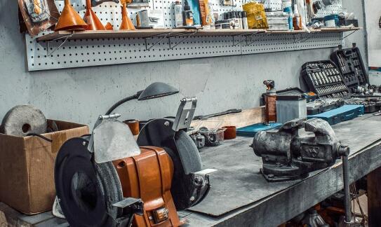 Jak nowoczesne wyposażenie warsztatu wpływa na jakość regeneracji alternatorów?