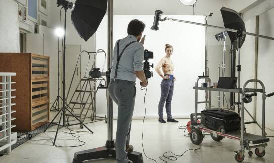 Fotografia studyjna a jakość zdjęć do dokumentów – na co zwrócić uwagę?