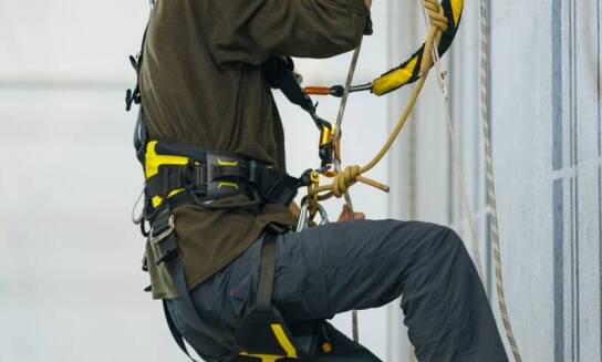 Jakie edukacyjne cele są realizowane podczas warsztatów wspinaczkowych dla dzieci?