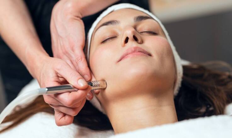 Wodorowe oczyszczanie jako część kompleksowej pielęgnacji twarzy