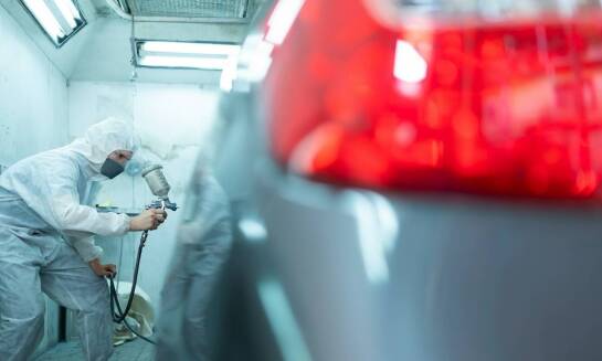 Jak nowoczesne technologie wpływają na jakość lakierniczych usług?