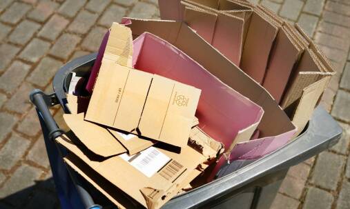 Skup makulatury a oszczędność miejsca w domach i w biurach