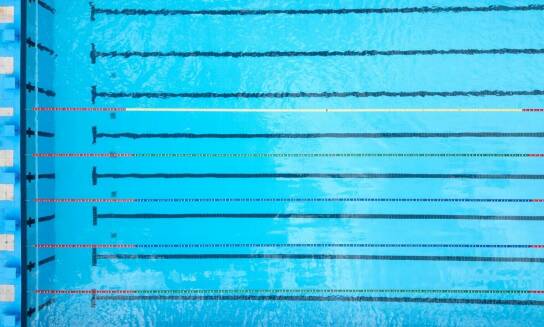 Porównanie modeli basenowych odkurzaczy: który wybrać dla siebie?