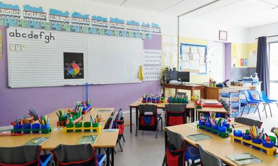 Ergonomiczne przedszkolne meble – jakie korzyści przynoszą dzieciom?