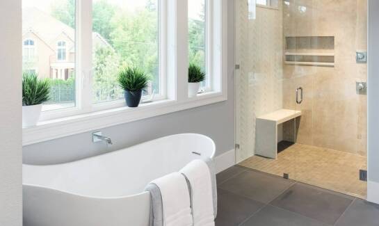 Jakie są najnowsze trendy w układaniu łazienkowych płytek?