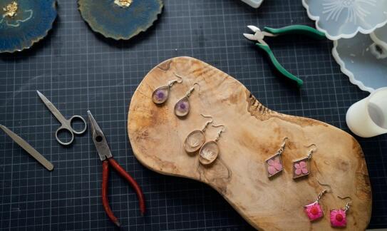 Lokalne jubilerstwo a masowa produkcja - co wybrać?