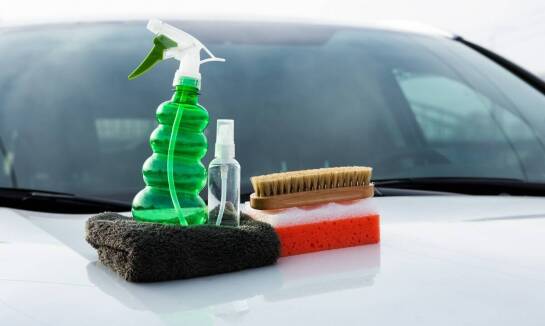 Chemia motoryzacyjna: co wybrać do konserwacji lakieru?