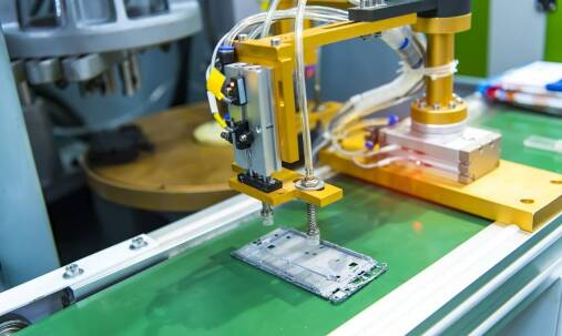 Jakie są najważniejsze cechy wlewków chwytaków w kontekście automatyzacji produkcji?