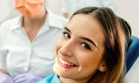 Jakie są najnowsze metody łagodzenia bólu po chirurgicznym usunięciu zęba?