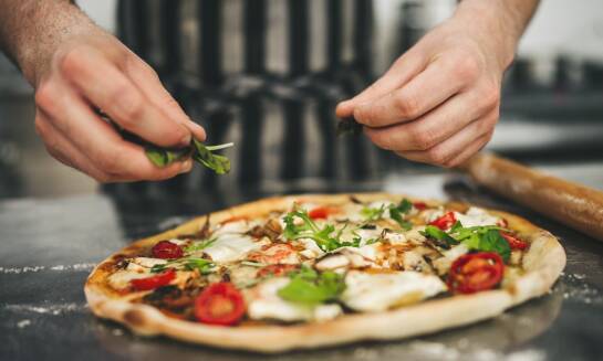 Włoska pizza: co wyróżnia nasze specjały we Włocławku?