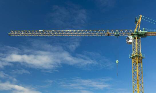 Mini żuraw a precyzja montażu w projektach budowlanych