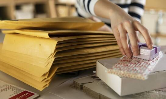 Jakie są kluczowe cechy kopert do pakowania maszynowego?