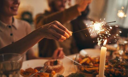 Jak tworzyć magiczną świąteczną atmosferę z LED napisami "Wesołych Świąt"?