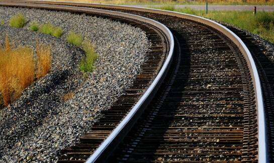 Kolejowe wagi: jak usprawniają transport szynowy?