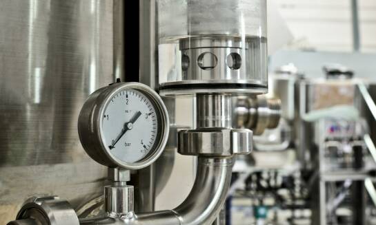 Projektowanie procesowych zbiorników: co warto wiedzieć przed zakupem?