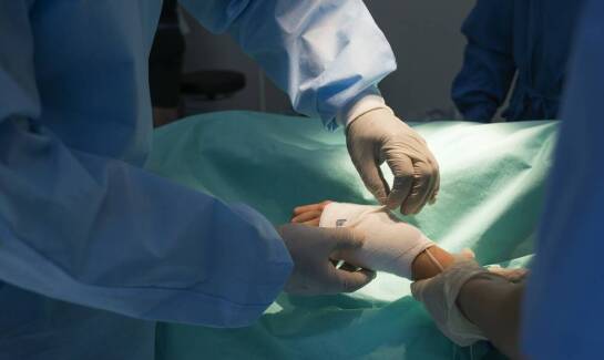 Nowoczesne chirurgiczne techniki w usuwaniu brodawek