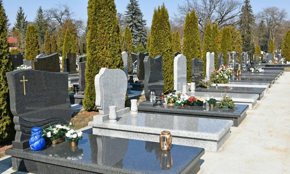 Jakie są najczęściej wybierane kolory granitu do nagrobków?