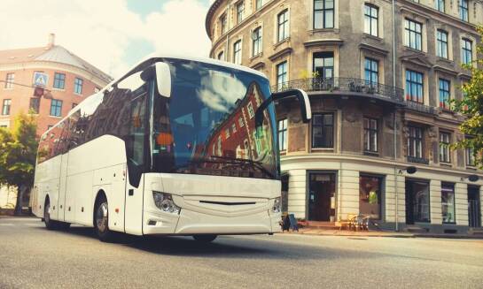 Autokar z Poznania na wesele: jakie aspekty warto uwzględnić?