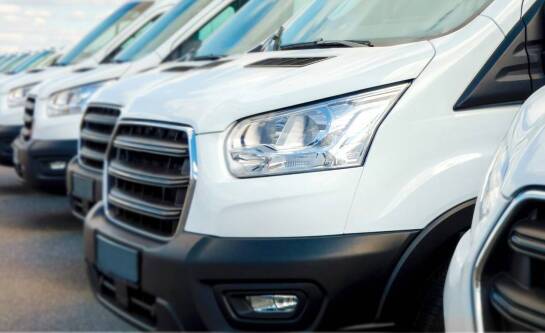 Korzyści z wynajmu dostawczych samochodów w Gdańsku dla lokalnych przedsiębiorstw