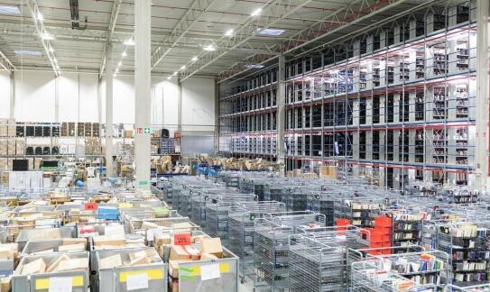 Optymalizacja logistycznych procesów dzięki efektywnemu konfekcjonowaniu towarów