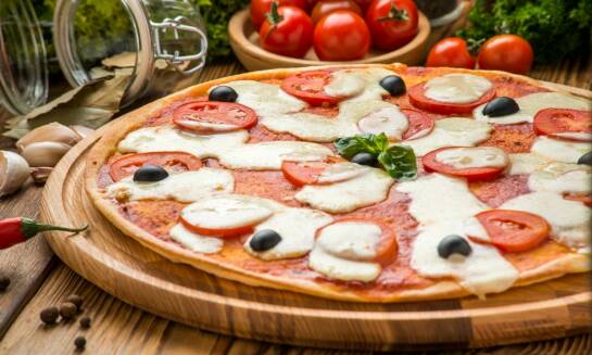 Unikalne kompozycje neapolitańskiej pizzy – odkryj nasze propozycje