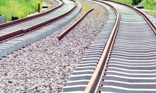 Jak przebiegają roboty kolejowe?