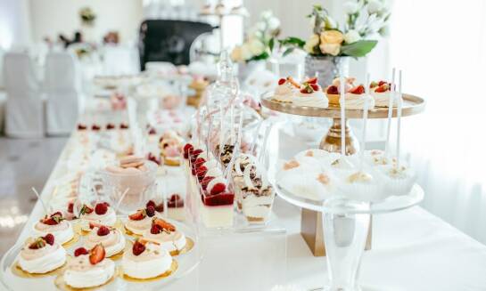 Nowoczesne rozwiązania w projektowaniu weselnych tortów