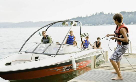 Jakie elementy ratunkowego sprzętu poznasz na kursie motorowodnym?